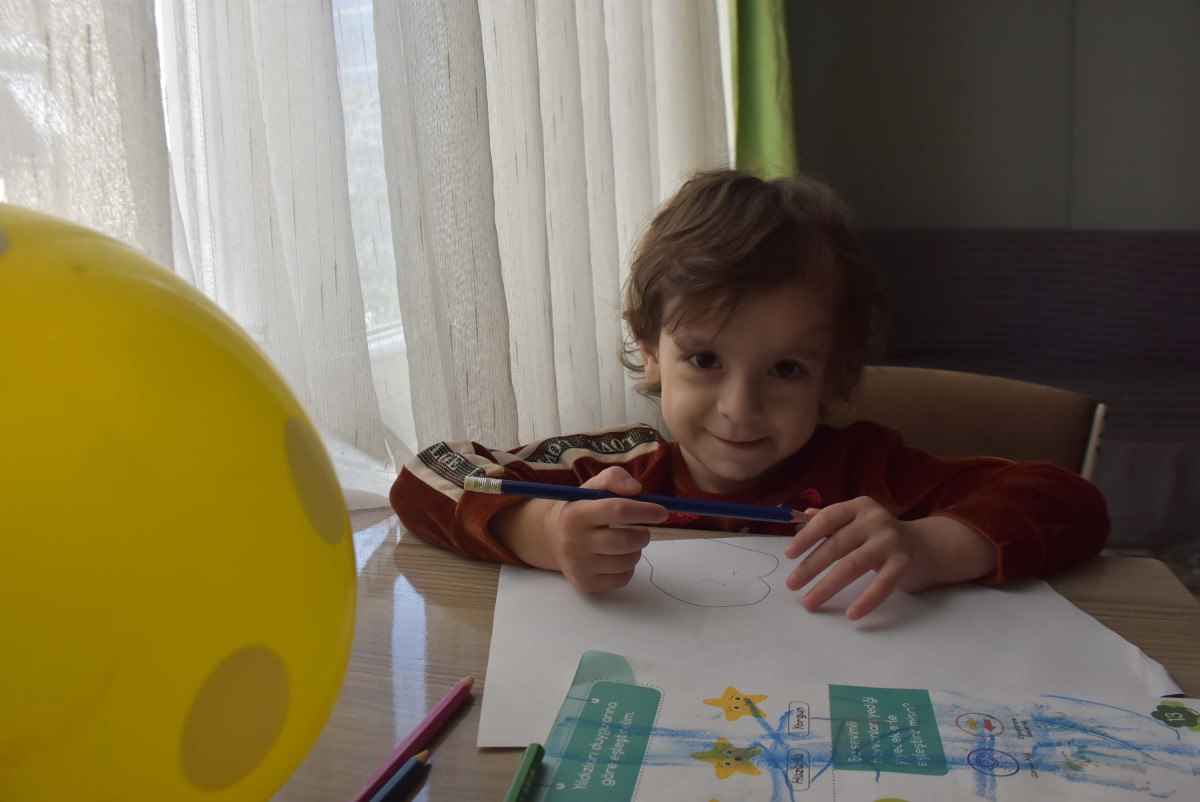 Miray'ın Zorlu Tedavi Süreci ve Aile Destek Hikayesi