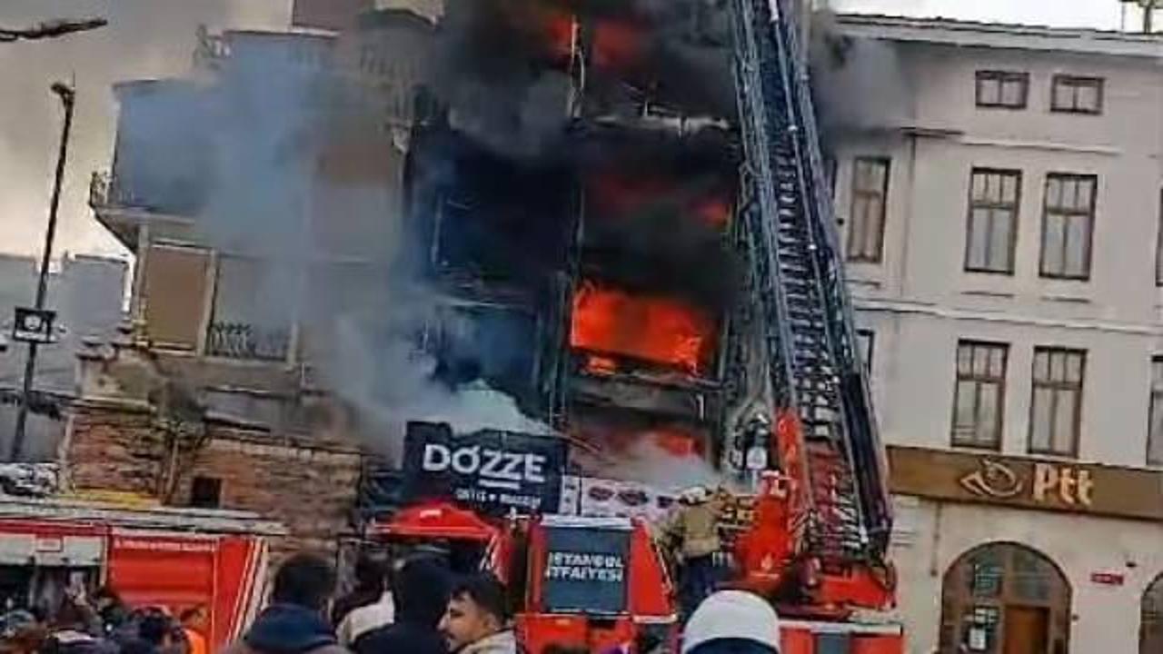 Mısır Çarşısı'nda meydana gelen yangın paniği, İstanbul'da büyük bir endişeye