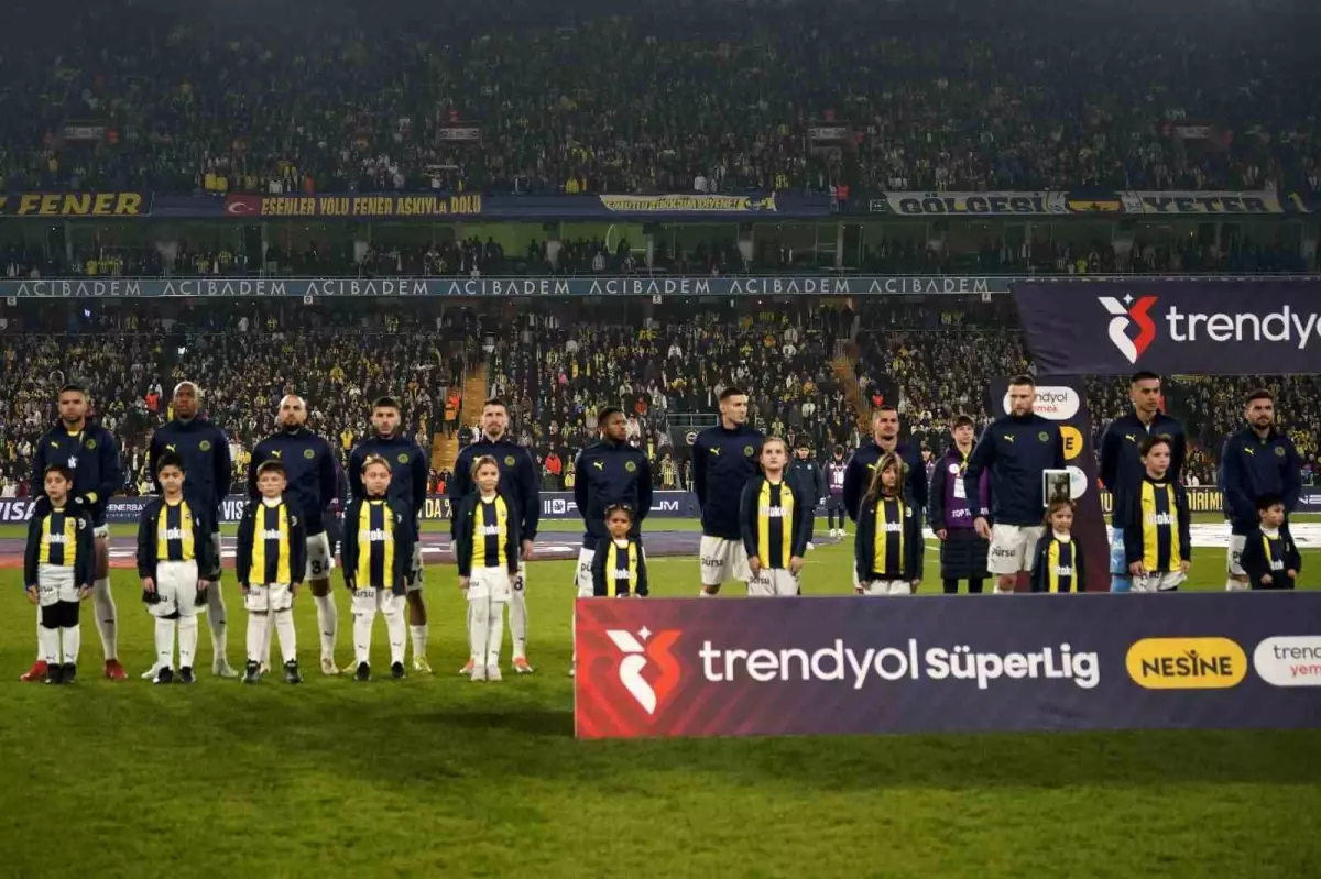 Fenerbahçe, Kasımpaşa maçına Anderlecht 11'inden 5 değişiklikle çıkarken takımda değerli