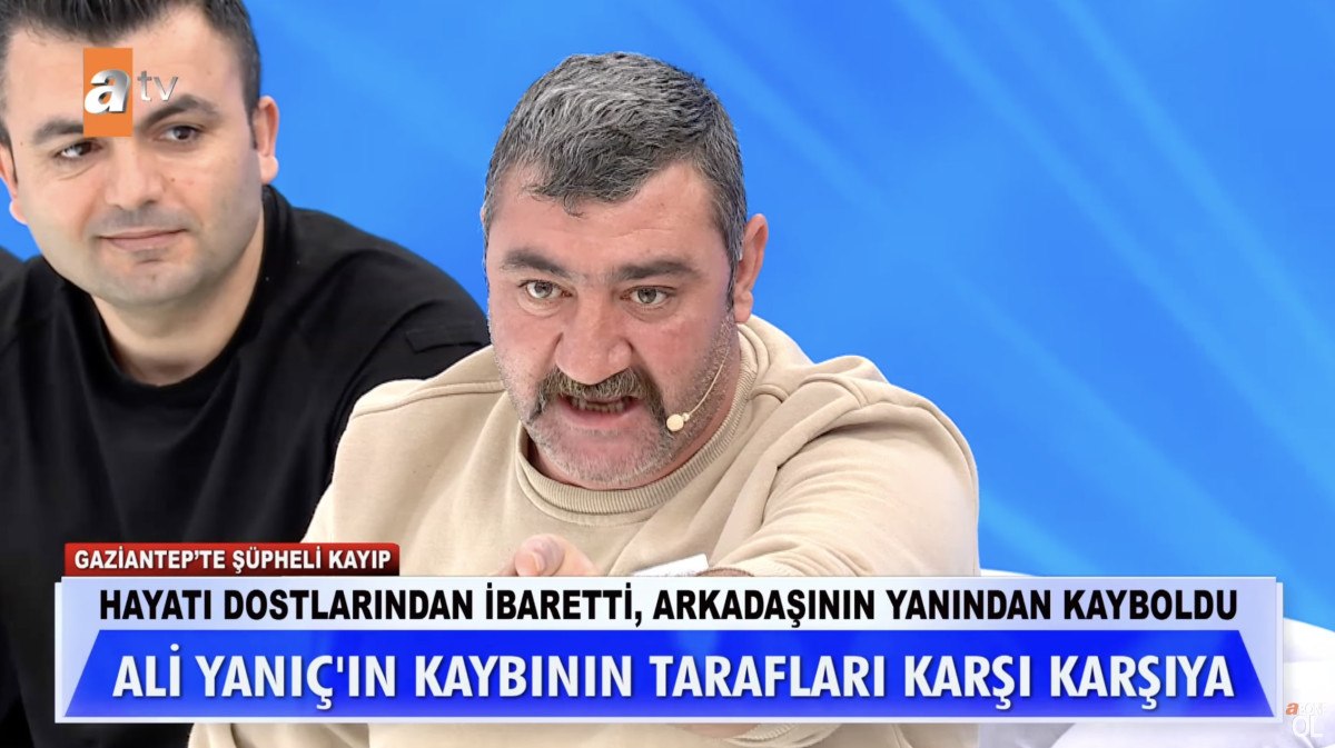 Ağlamaya Başladı