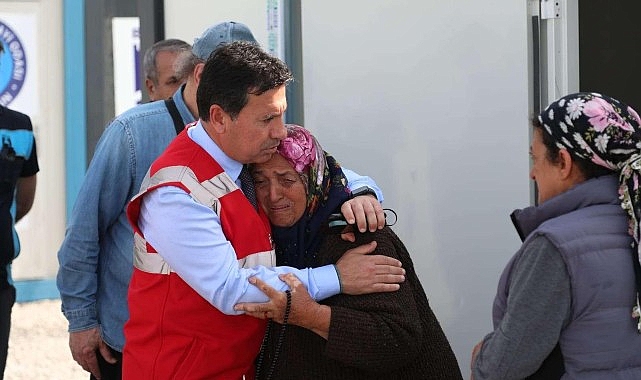 Muğla Büyükşehir Belediye Başkanı Ahmet Aras, depremzedelerle dayanışma amacıyla Hatay