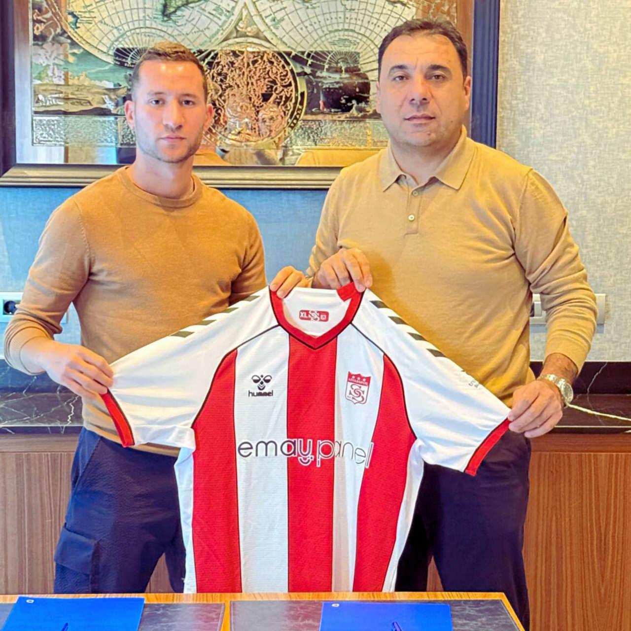 Net Global Sivasspor, Veljko Simic'i Kadrosuna Kattı