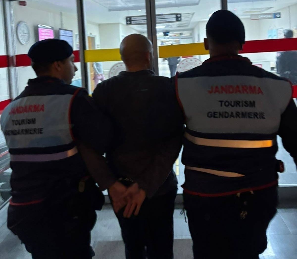 Nevşehir'de Eşinin Satırla Saldırısına Uğrayan Kadın Hayat Mücadelesi Veriyor