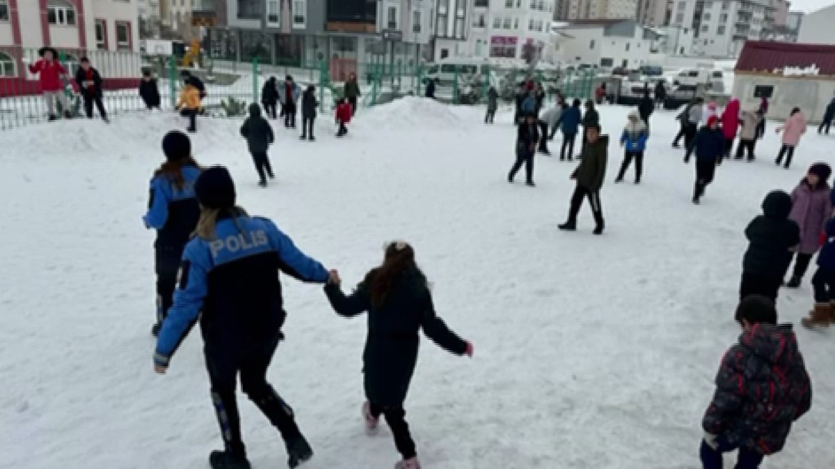 Nevşehir'de kar yağışının keyfini çıkarın! Büyüleyici manzaralar eşliğinde çocuklarınızla kar