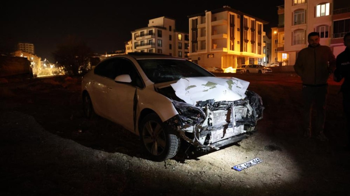 Nevşehir'de meydana gelen trafik kazasında bir sürücü olay yerinden kaçtı.