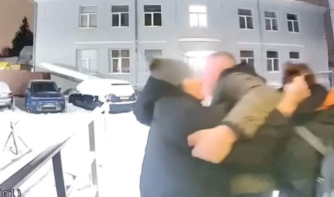 Novosibirsk'te eşinden ilişki yaşayan bir kadına yönelik gerçekleştirilen şok edici