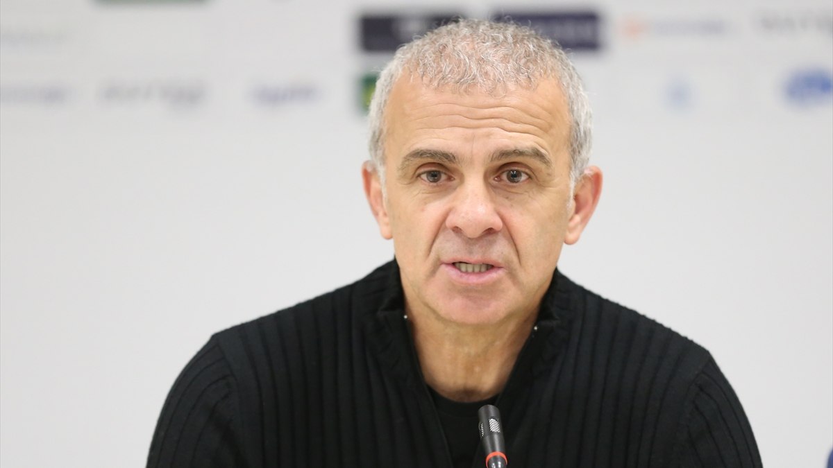 Fenerbahçe Teknik Yöneticisi Jose Mourinho hakkında her geçen gün tenkitler