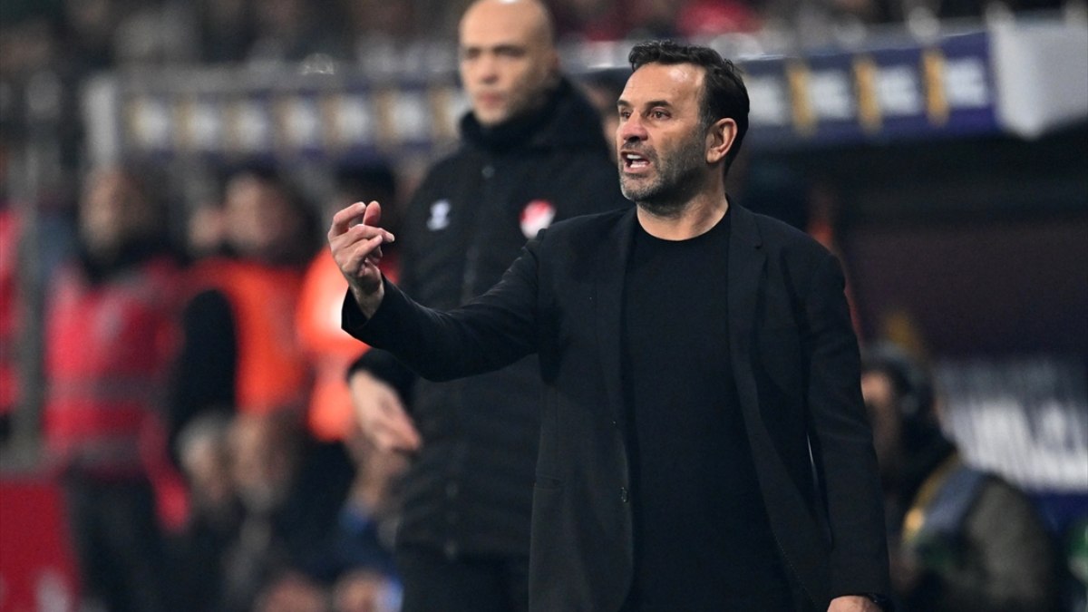 "Fenerbahçe derbisini yabancı hakem yönetmesini ister misiniz?" sorusuna Okan Buruk,