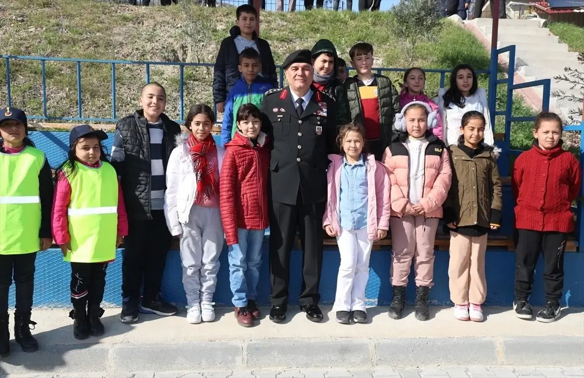 Orgeneral Ali Çardakcı, Karaisalı'yı ziyaret ederek bölgenin güvenlik durumu ve
