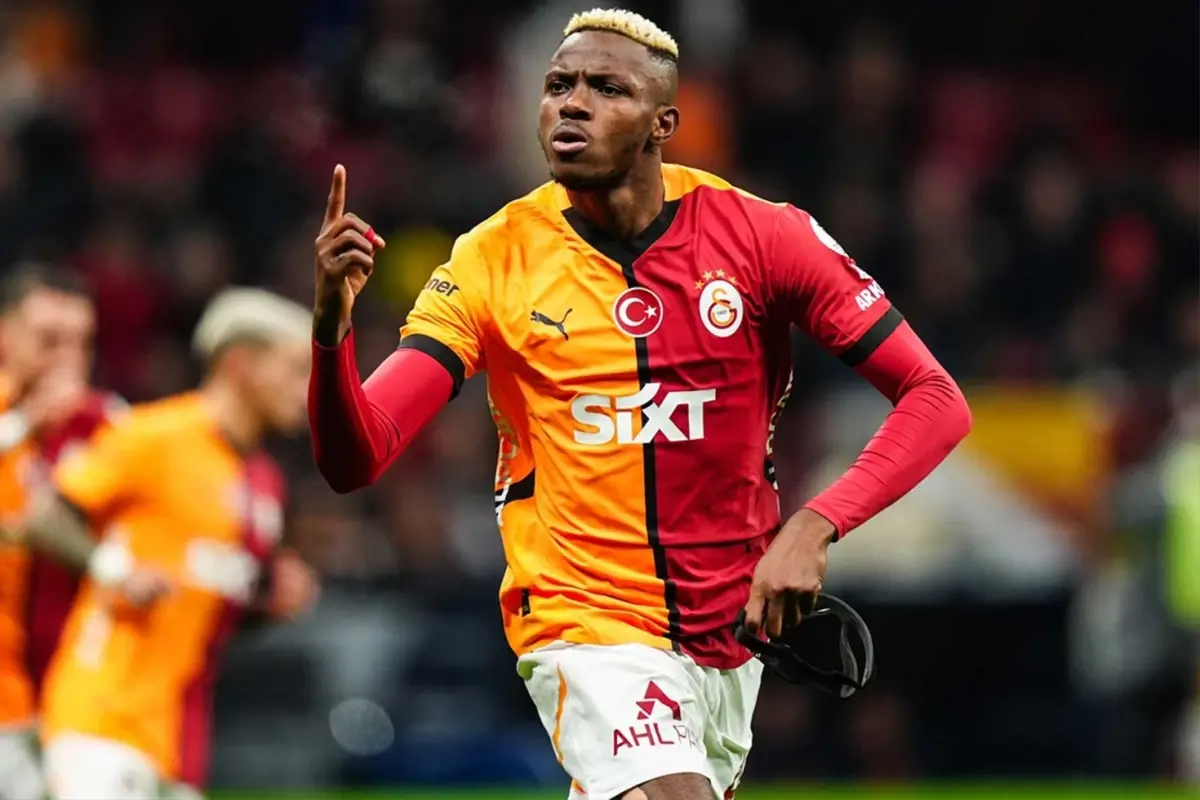 Galatasaray'ın sezon başında Napoli'den kiralık olarak takımına kattığı Vicrtor Osimhen'e