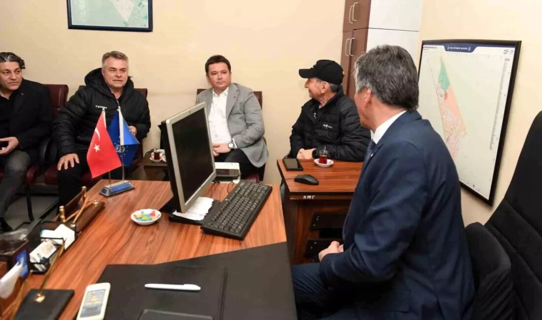 Osmangazi Belediye Başkanı Erkan Aydın, Yeni Karaman Mahallesi'nde düzenlediği buluşmada