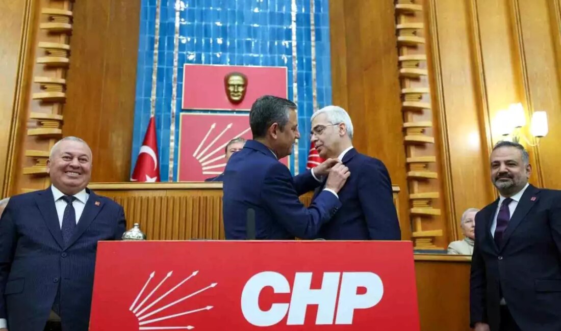 Özgür Özel, CHP grup toplantısında dikkat çeken açıklamalarda bulundu. Partisinin
