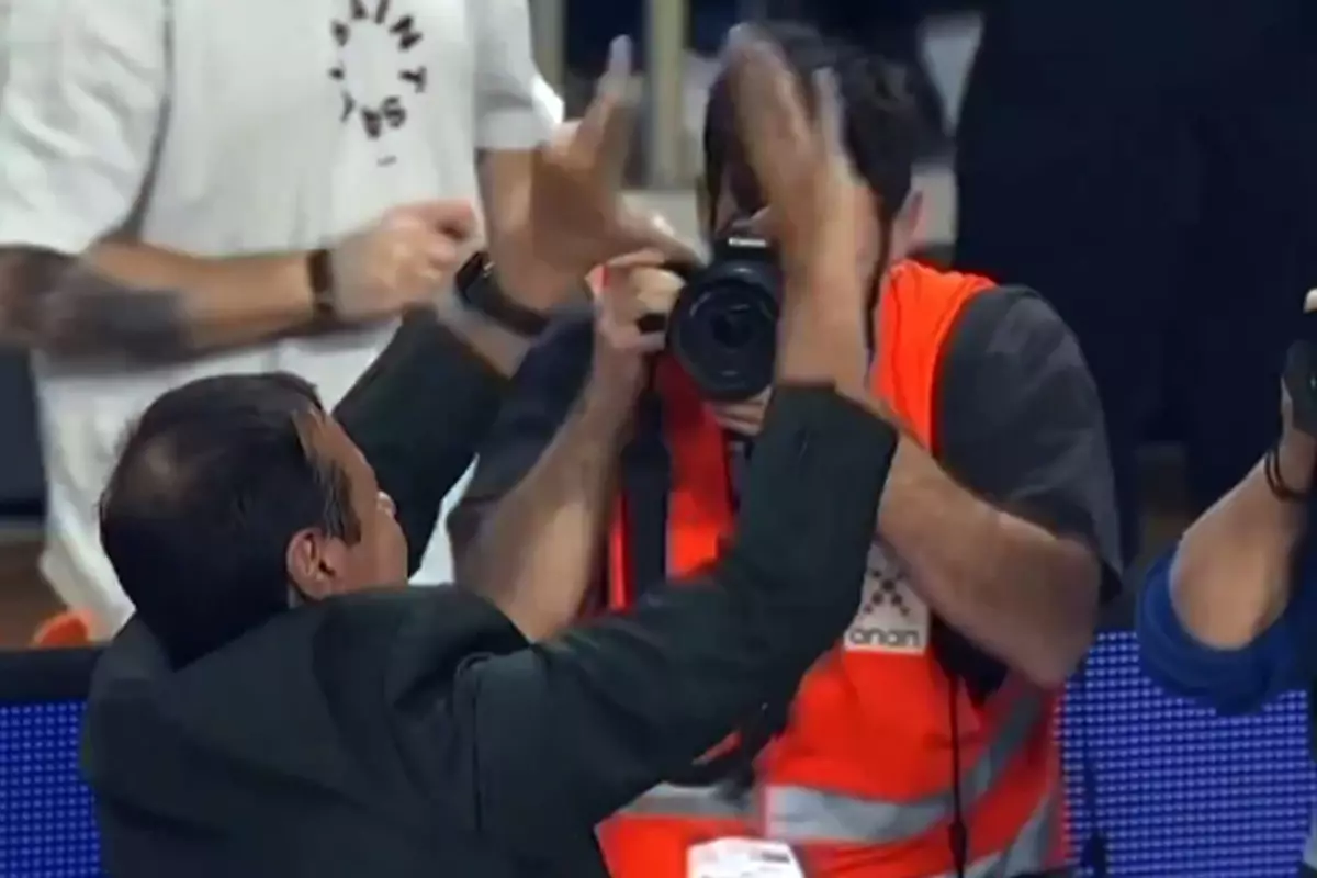 Ergin Ataman'ın takımı Panathinaikos, Olympiakos'u 79-75 yenerek Yunanistan Kupası'nı kazandı.