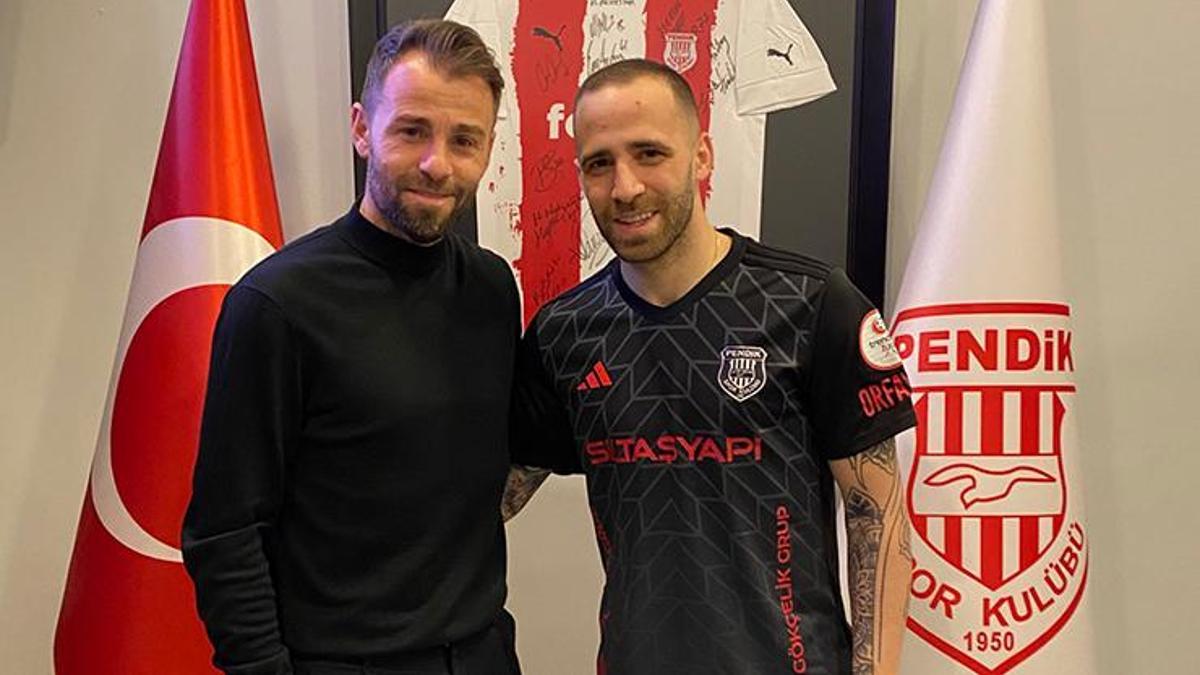 Pendikspor, Yunan futbolcu Stelios Kitsiou'yu transfer ederek kadrosunu güçlendirdi. Bu
