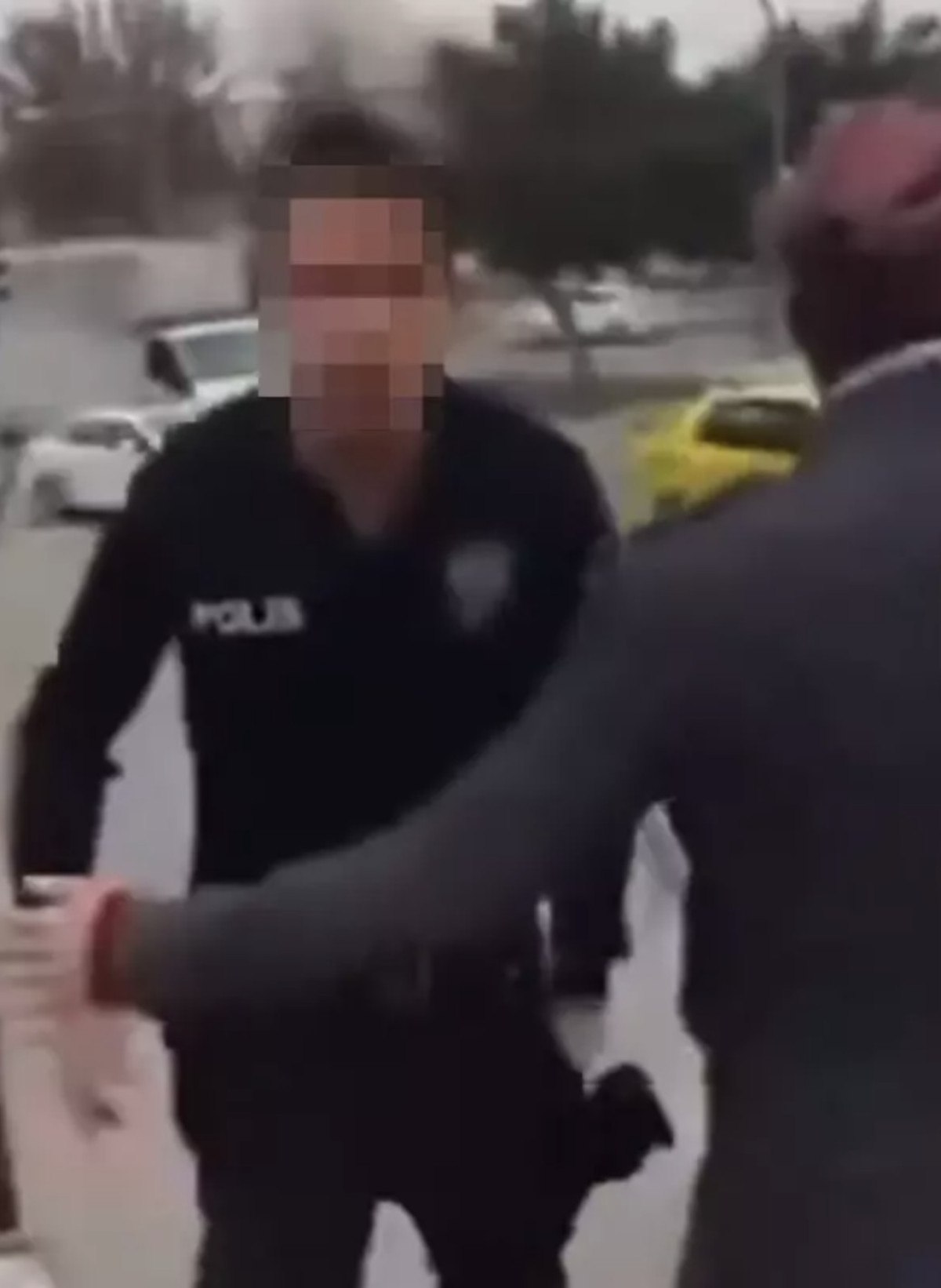Polis ile Vatandaş Arasında İlginç Diyalog