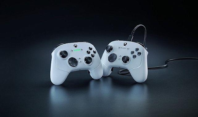 Razer'ın yeni beyaz renkli Wolverine V3 e-spor kumandaları, oyunculara üstün