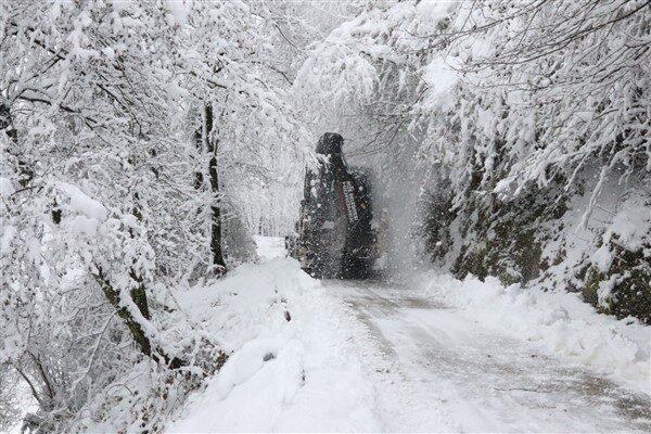 Rize Belediyesi, verilen kar yağışı uyarısının ilk anından itibaren hazırlık