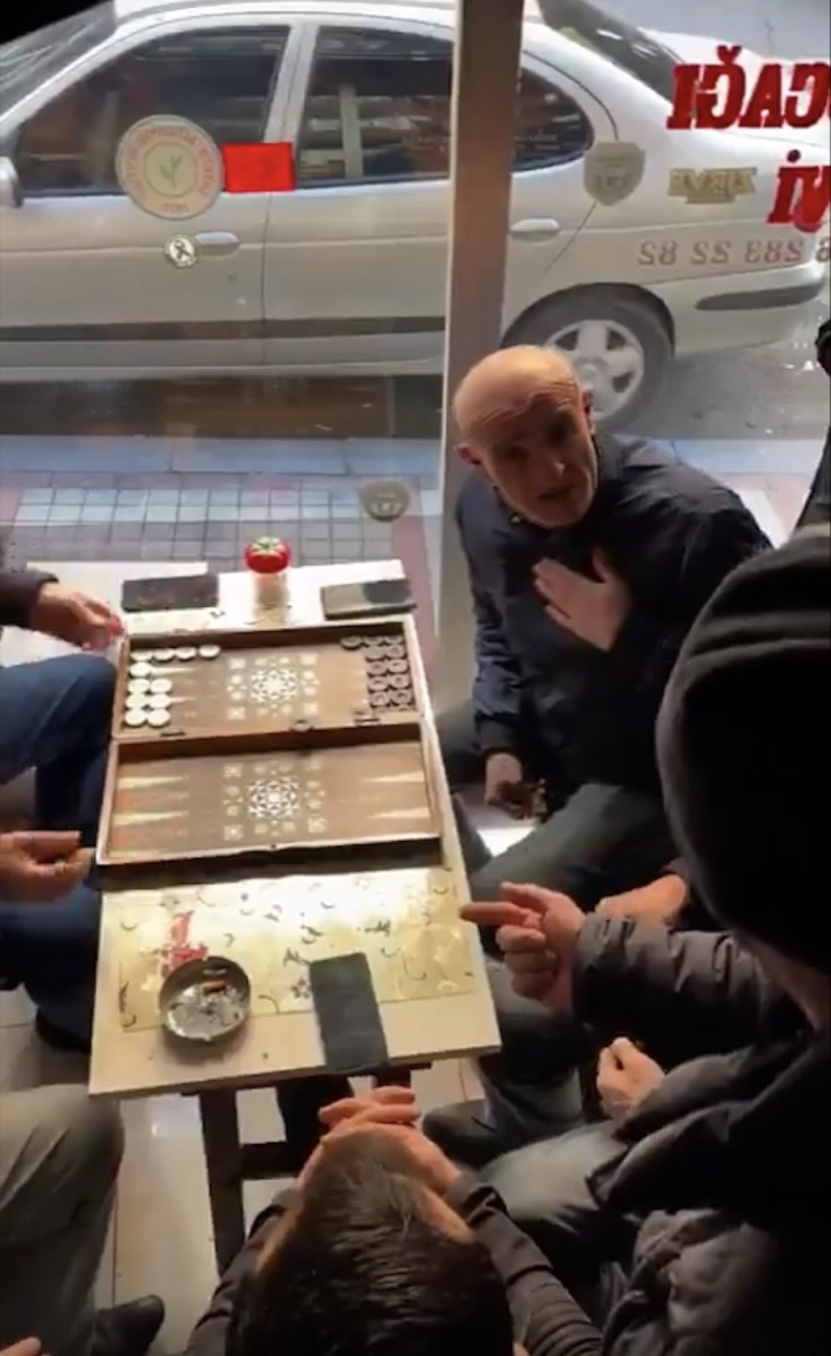 Rize'de Emeklilerin Eğlenceli Tavla Anları