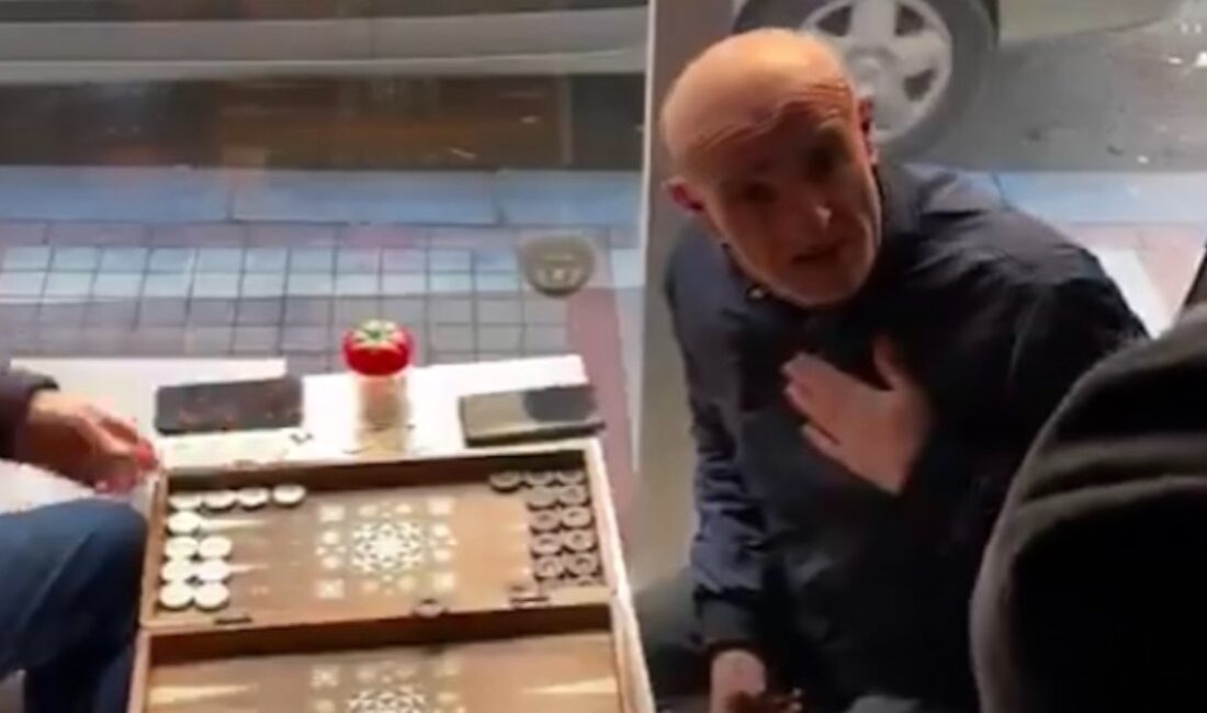Rize'de emeklilerin keyifli tavla anlarını keşfedin! Arkadaşlarıyla bir araya gelen