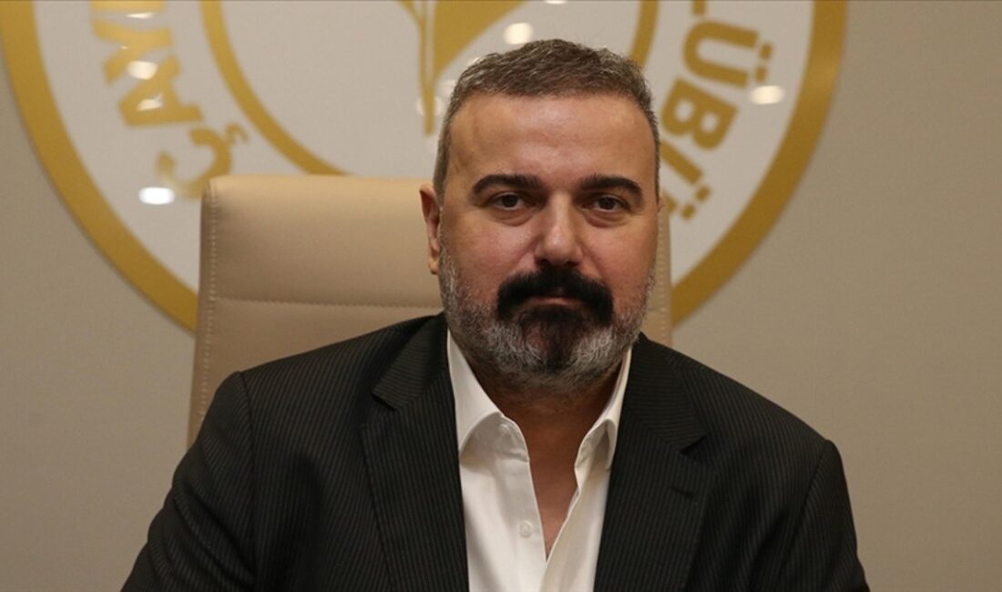Rizespor Kulüp Başkanı İbrahim Turgut, gündeme dair sert açıklamalarda bulundu.