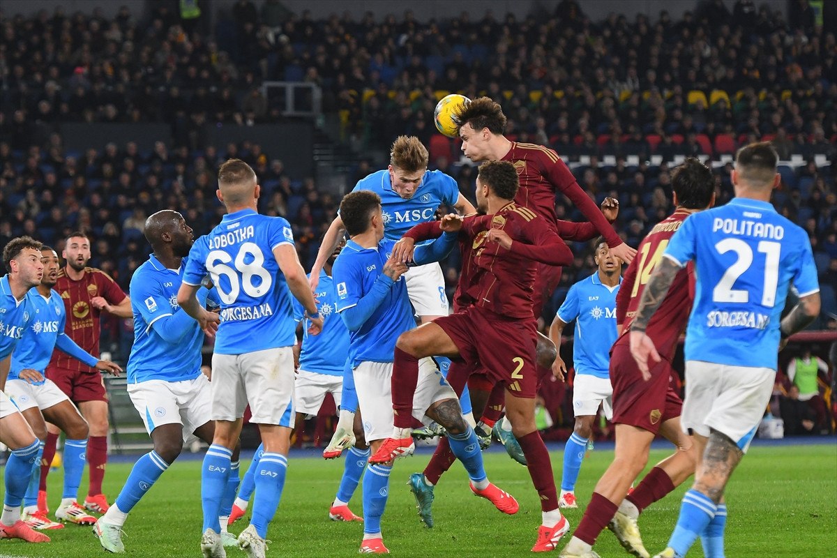 Roma ve Napoli'den Heyecan Dolu Beraberlik