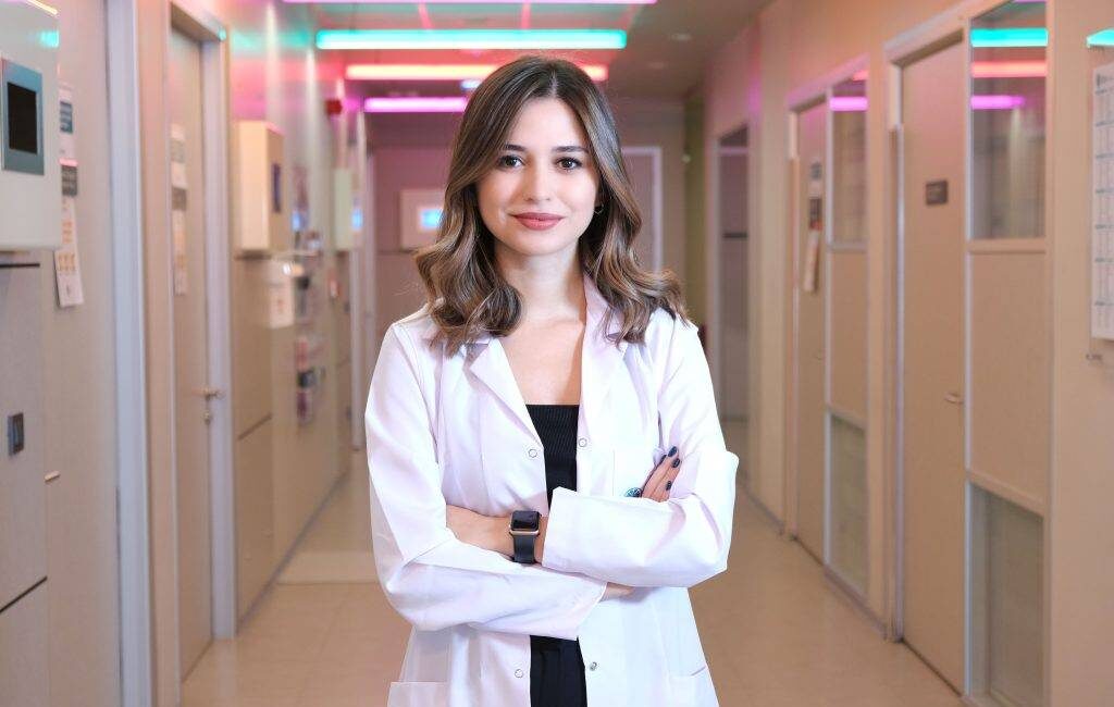 Romantik ilişkilerde aşırı ilgi veya ilgisizlik davranışlarının görülebildiğini belirten uzmanlar,