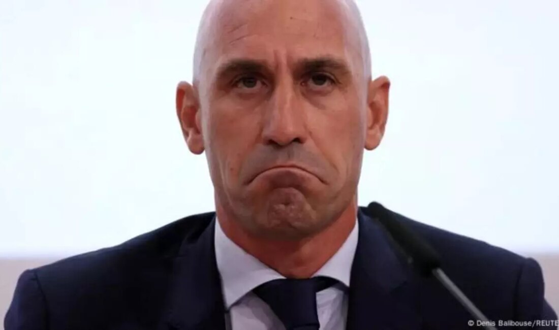 İspanya Futbol Federasyonu eski başkanı Rubiales, Hermoso'ya zorla öpme nedeniyle