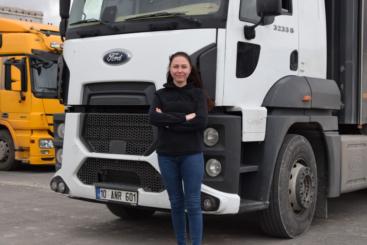 Rukiye Ercan: Tır Şoförlüğü ile Kadın Gücünü Gösteriyor