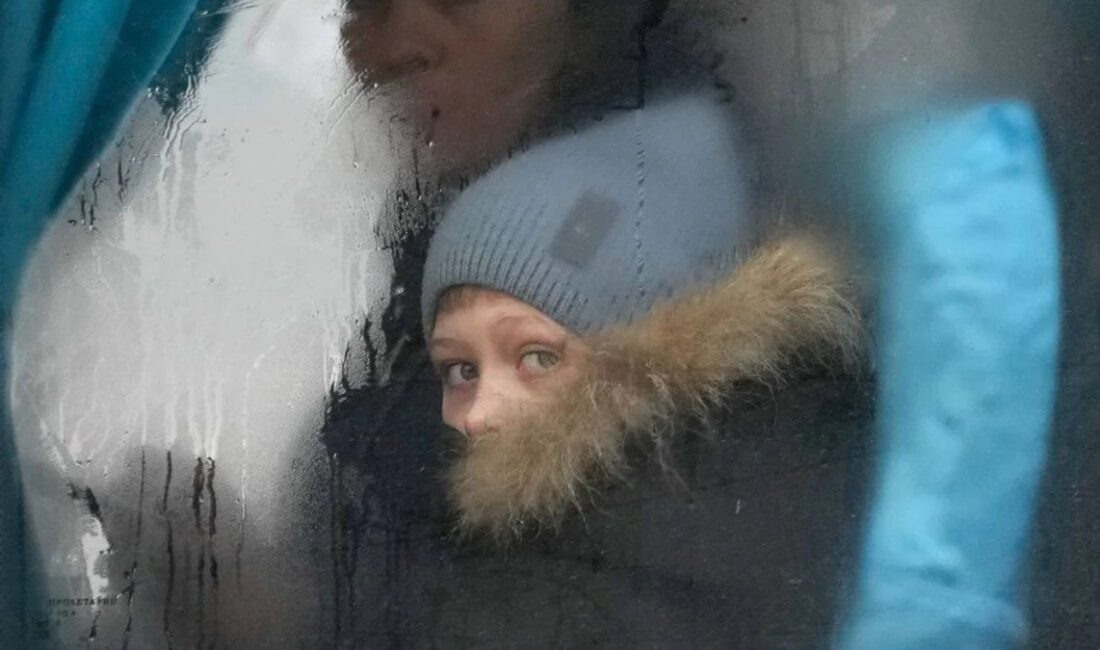 Associated Press, Rusya-Ukrayna Savaşı'nın birinci günlerine ilişkin fotoğrafları tekrar paylaşarak