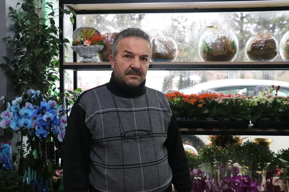 Sakarya'da çiçekçilik alanında 45 yıllık deneyimiyle tanınan Erdoğan Midilli'nin ilham
