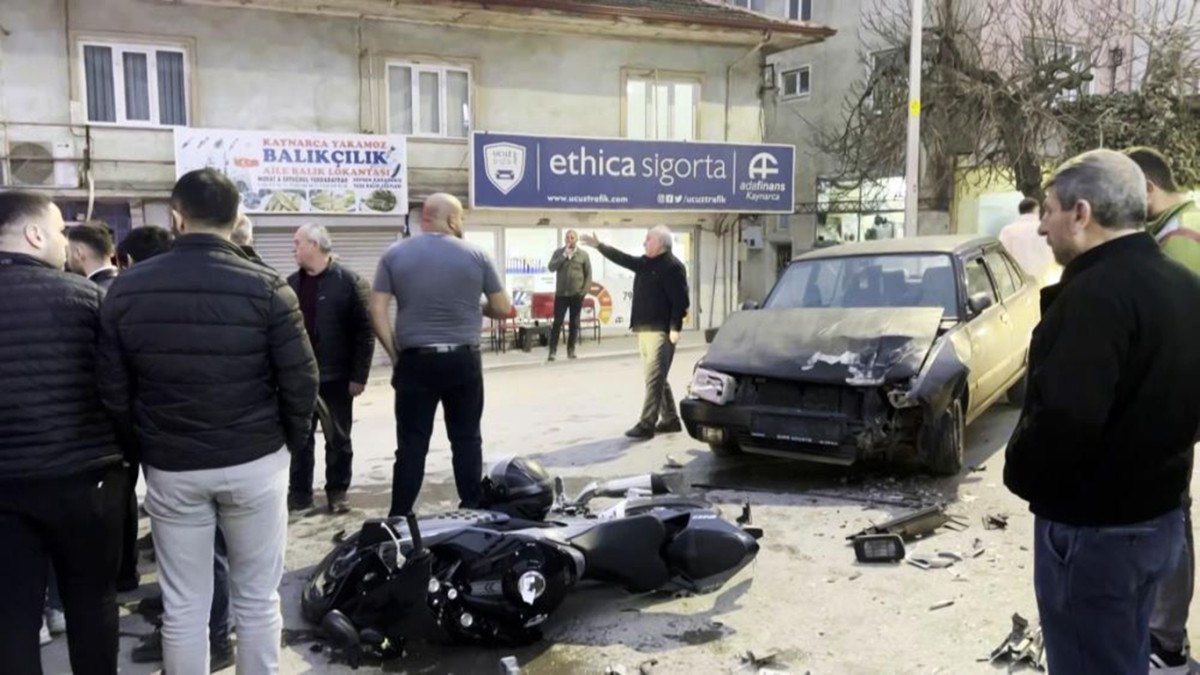 Sakarya'da Ters Şeride Giren Araçla Motosiklet Çarpıştı