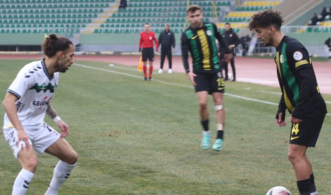 Sakaryaspor, Şanlıurfaspor'u 1-0 mağlup ederek önemli bir galibiyet elde etti.