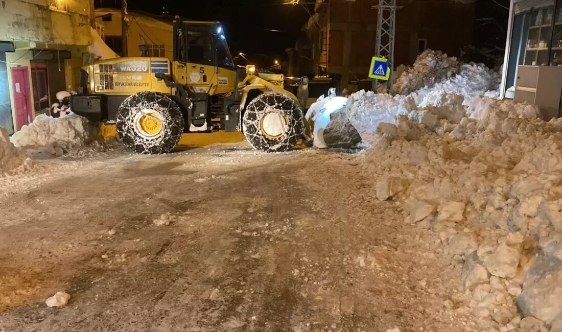 Belediye, karla mücadele için kriz masası kurarak ulaşımı sağlamak amacıyla