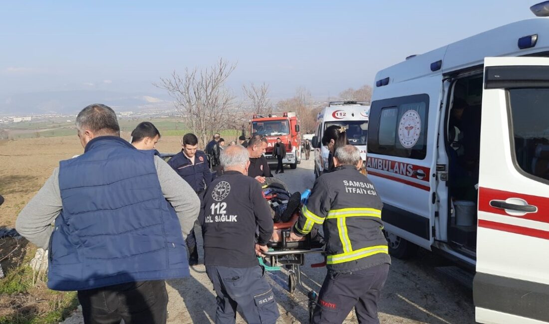 Samsun'da meydana gelen kafa kafaya çarpışma sonucunda 10 kişi yaralandı.