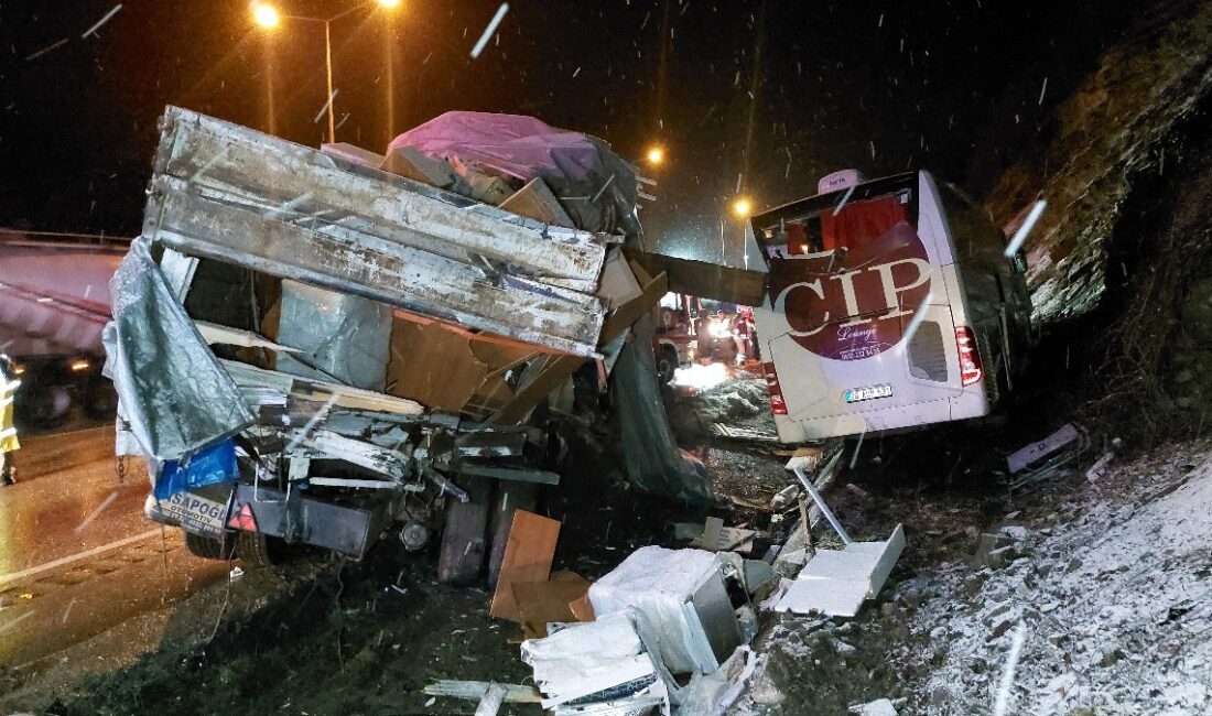 Samsun'da meydana gelen korkunç trafik kazasında 1 kişi hayatını kaybetti,