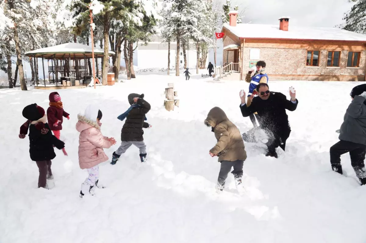 Samsun'da olumsuz hava koşulları nedeniyle eğitime ara verildi. Öğrencilerin güvenliği