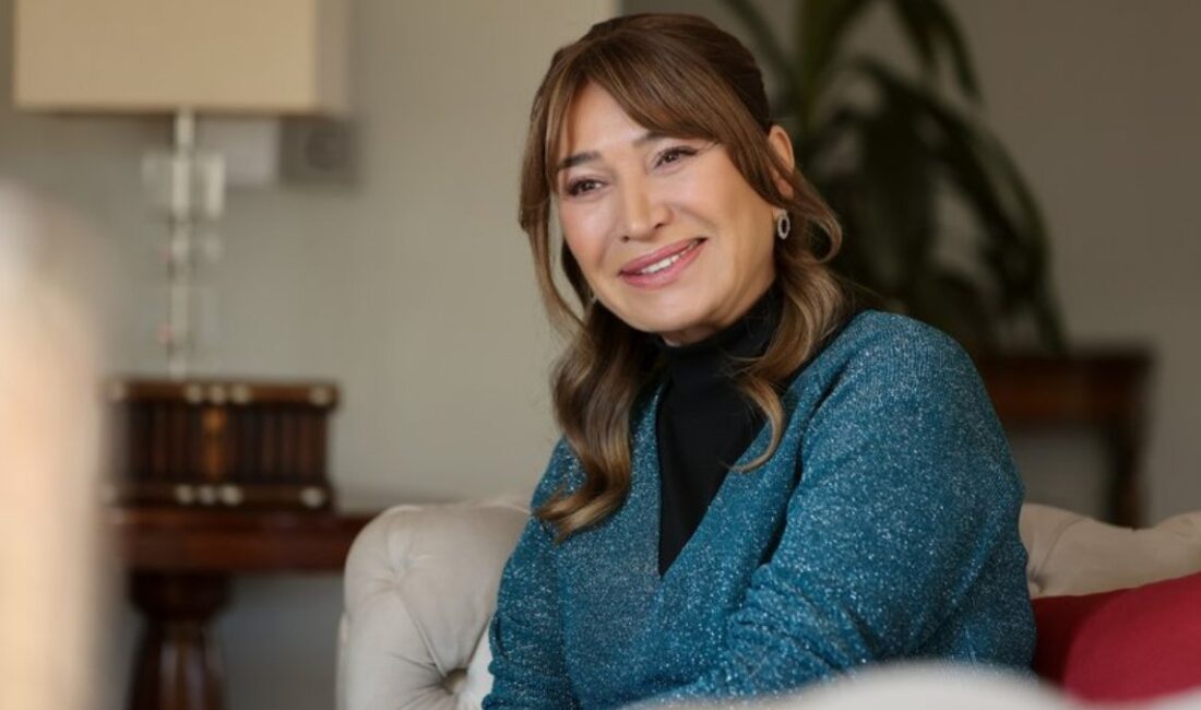 Sandık Kokusu dizisiyle ekranda olan Demet Akbağ, oyunculuğu kadar özel