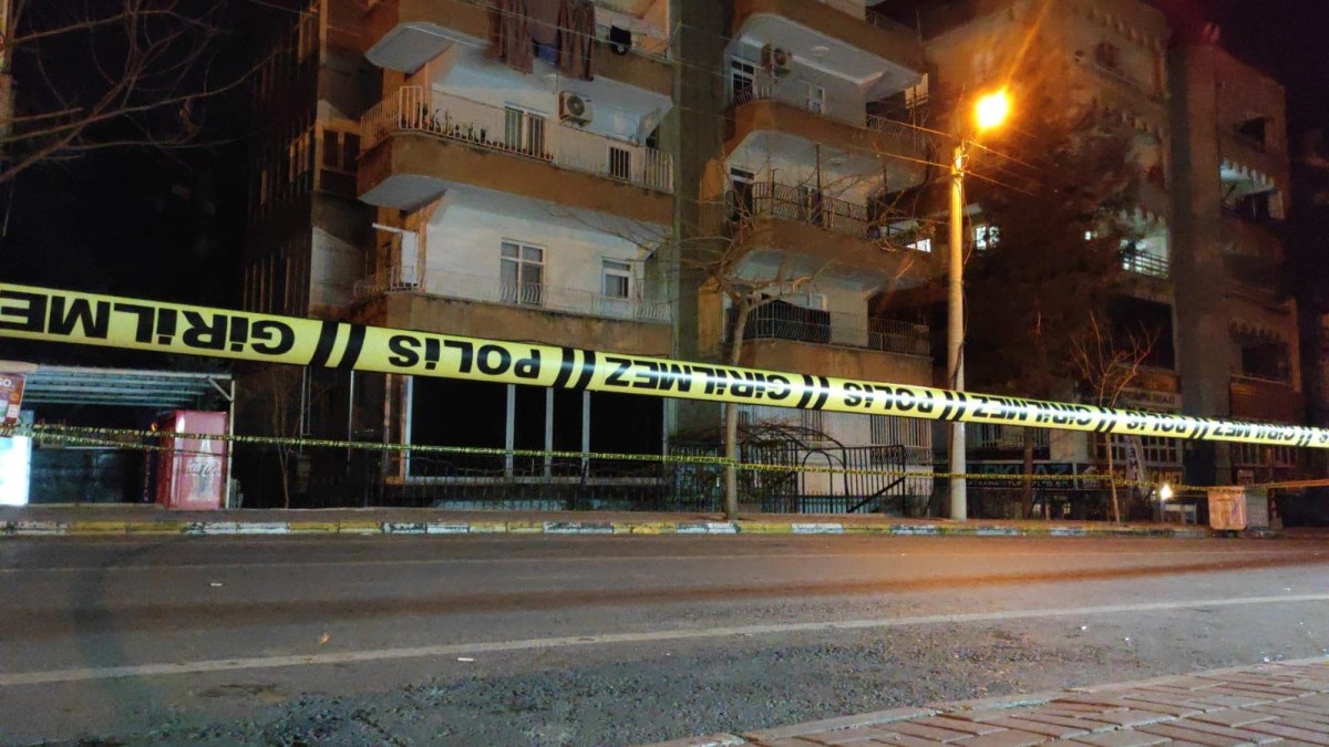 Şanlıurfa'da bulunan Saray Apartmanı'nda yaşanan korkutucu olaylar, kolonlardan gelen seslerle