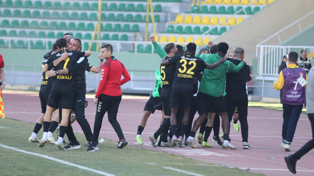 Şanlıurfaspor, İstanbulspor'u son dakikada yenerek üst üste ikinci galibiyetini elde
