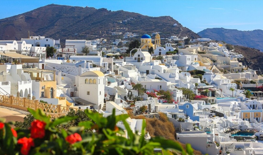 Santorini Adası'ndaki artan sismik hareketlilik, bölge halkı ve turistler için