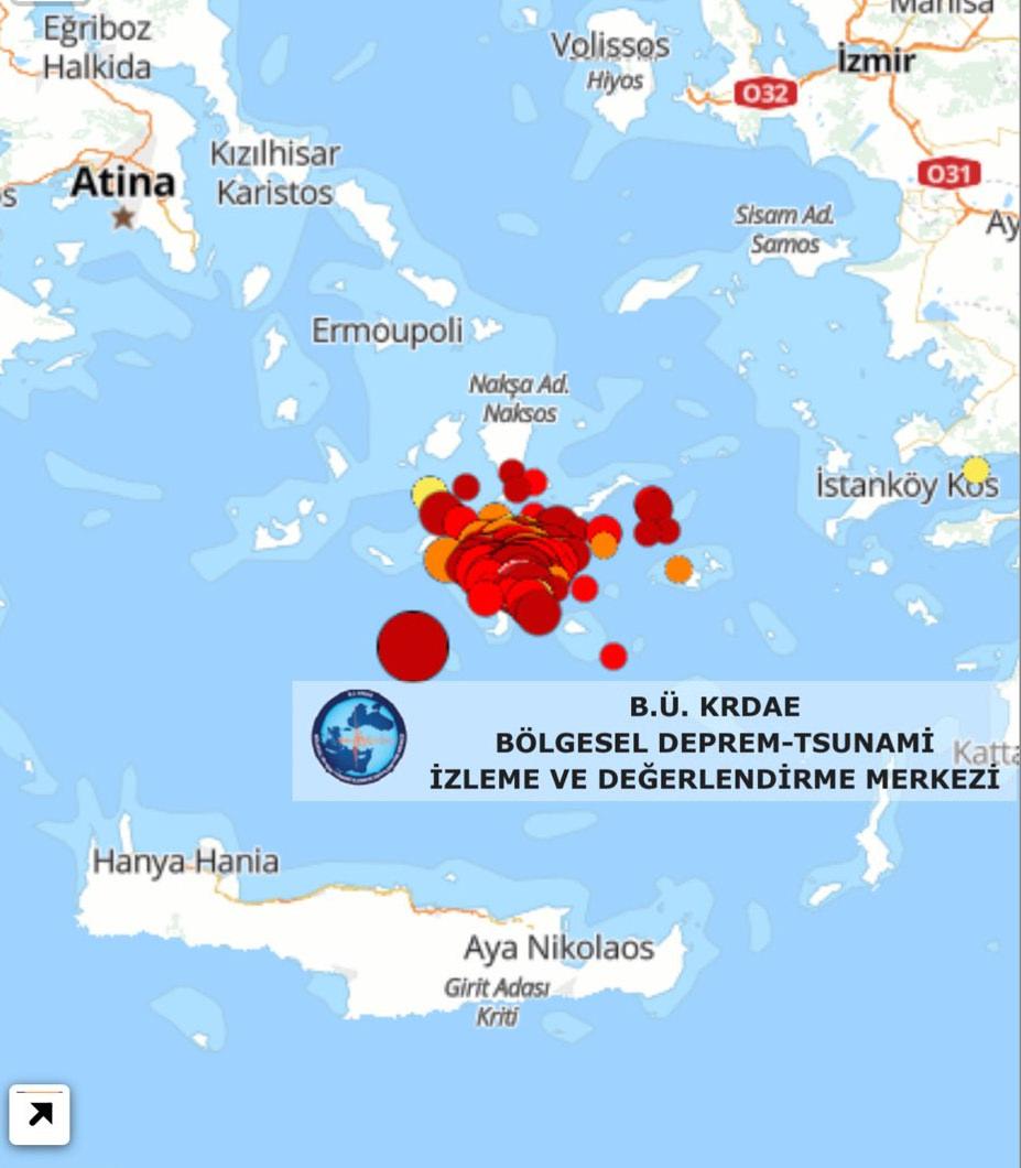Ege Denizi'nde Santorini Adası'nda Depremler ve Volkanik Hareketlilik