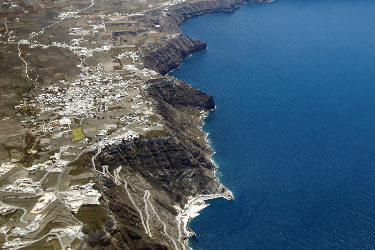 Santorini'de Kaçak İnşaat Skandalı ve Ekolojik Tehditler