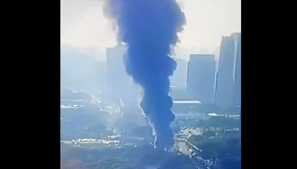 Sao Paulo'da meydana gelen küçük uçak kazasında yangın çıktı. Olay