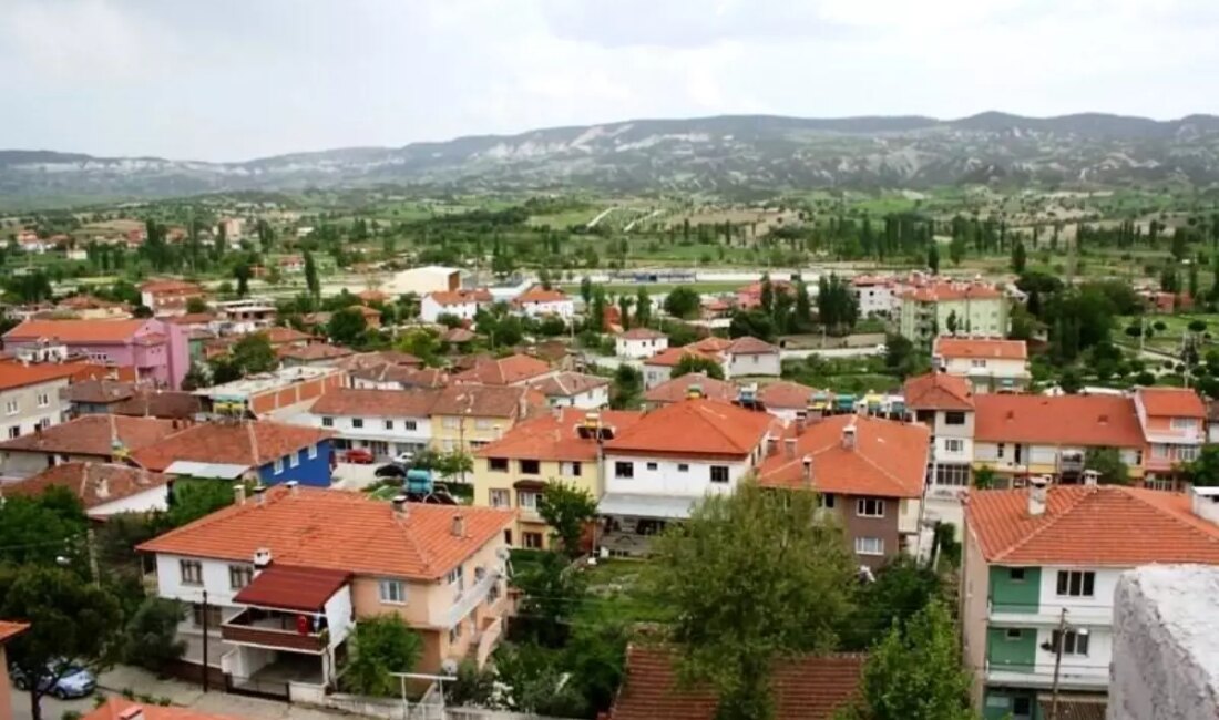 Selendi'nin 2024 yılı nüfus düşüşü ve sebeplerini keşfedin. Ekonomik, sosyal