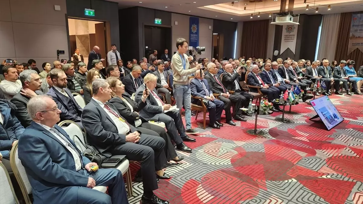 TDT üyesi ülkelerden yetkililer, Semerkand'da şehircilik ve inşaat mevzularında kurultay