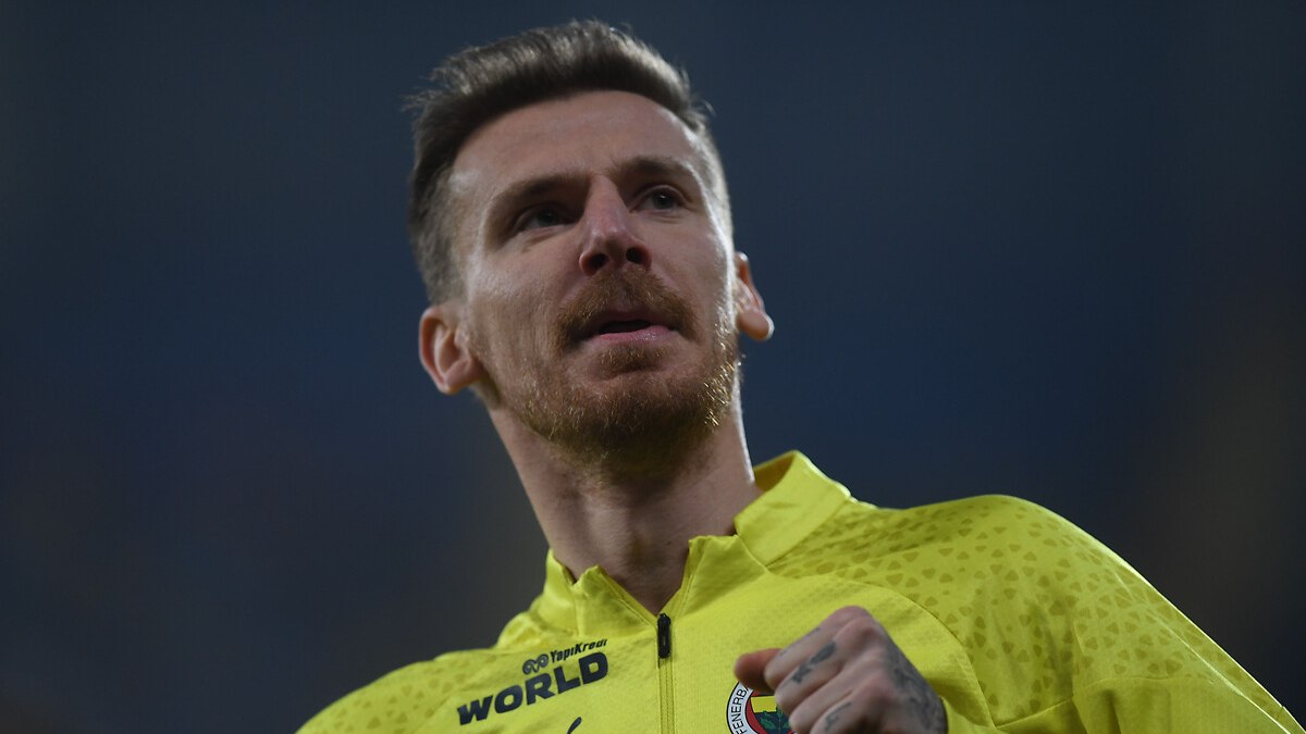 Serdar Aziz, Fenerbahçe'ye dönme arzusunu dile getirerek futbolseverleri heyecanlandırdı. Geçmişteki