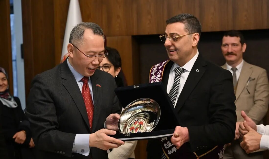 Serkan Bayram, Tayvan'dan 'Küresel Yaşam Sevgisi Ödülü'ne layık görüldü. Bu