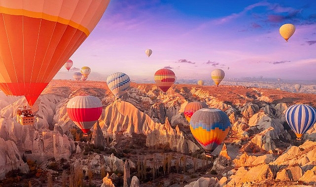 Sevgililer Günü'nde aşkınızı tazelemek için en romantik tatil rotalarını keşfedin.