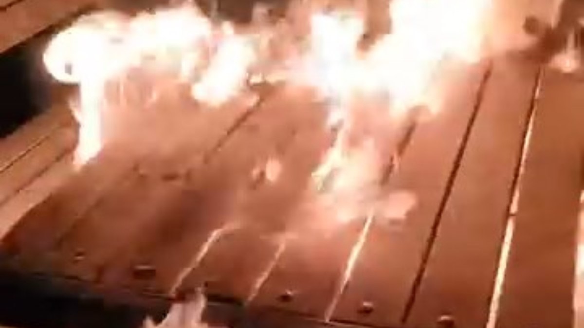 Siirt'te çocukların parkta çıkardığı yangın, hem vatandaşları hem de itfaiyeyi