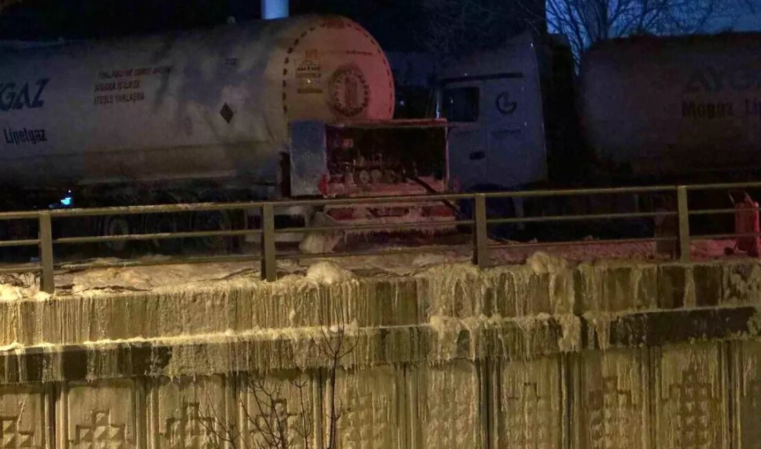 Ankara'nın Sincan ilçesinde LPG tankerinden sızıntı oluştu, Ankara-Ayaş yolu trafiğe